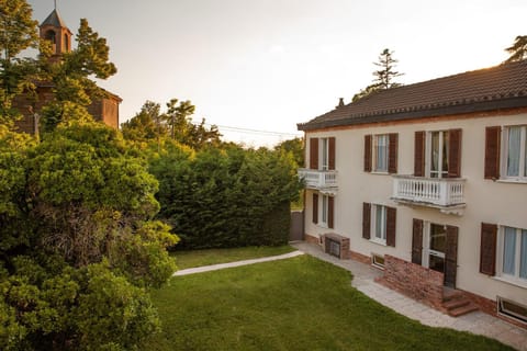Property building, Natural landscape, Garden, Garden, View (from property/room), View (from property/room), Garden view, Garden view, Landmark view, Landmark view, Inner courtyard view