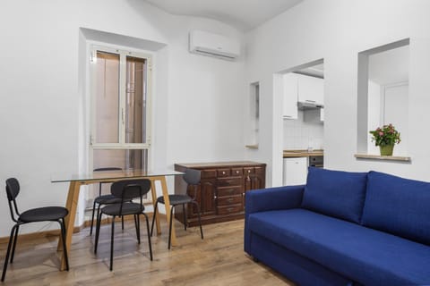 Living room, Dining area, air conditioner