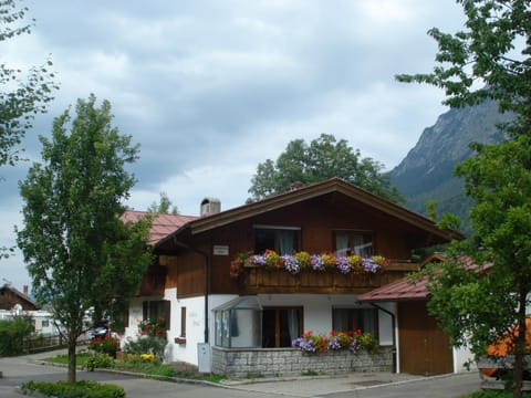 Landhaus Alpensee 2 Apartment in Oberstdorf