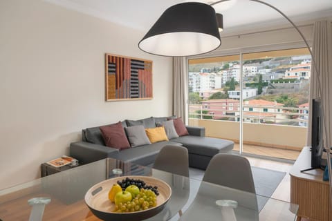 Balcony/Terrace, Living room, Seating area, Dining area