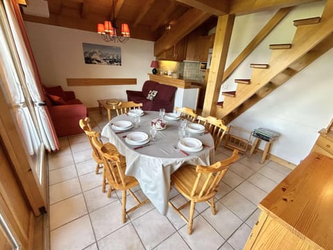 Appartement 3 Pièces + Mezzanine, 7 couchages, vue Mont-Blanc, Parking - FR-1-597-177 Apartment in Combloux