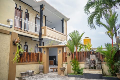 Twin OLA Bed and Breakfast in Kerambitan