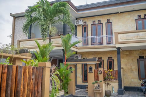 Twin OLA Bed and Breakfast in Kerambitan