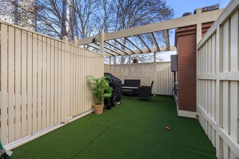 Patio, BBQ facilities, Balcony/Terrace