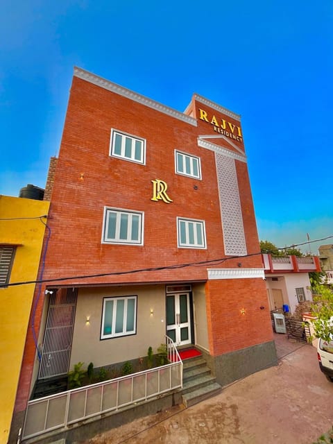 Property building, Day