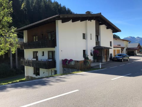 Property building, Day, Neighbourhood, Street view