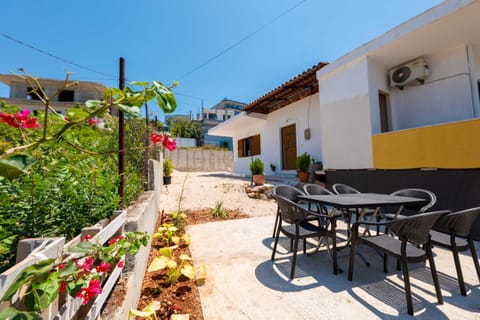 Property building, Day, Garden, View (from property/room), Dining area, Garden view