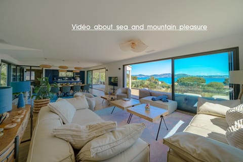 Villa de la Madrague Vue Mer à 200m de la Plage sur La Presqu' île de Giens Sea and Mountain Pleasure Villa in Hyères