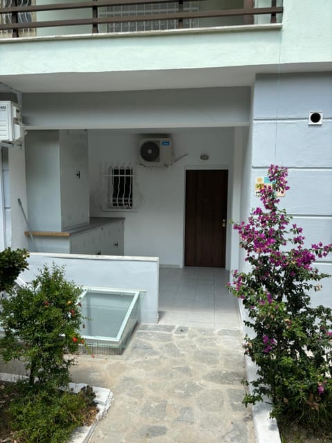 Sunny House Hanioti Apartment in Halkidiki