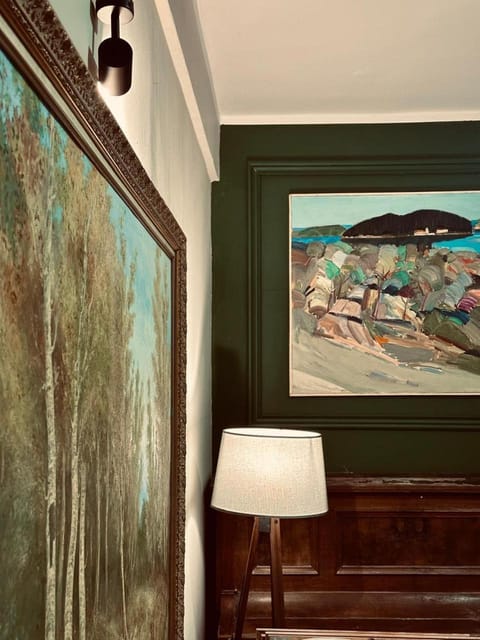 Living room, Decorative detail, Seating area