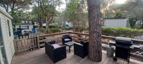 View (from property/room), Balcony/Terrace, Seating area