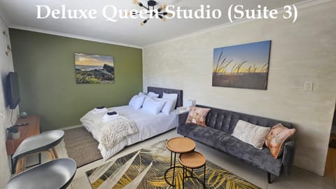 Bed, Living room, Photo of the whole room, furniture, towels