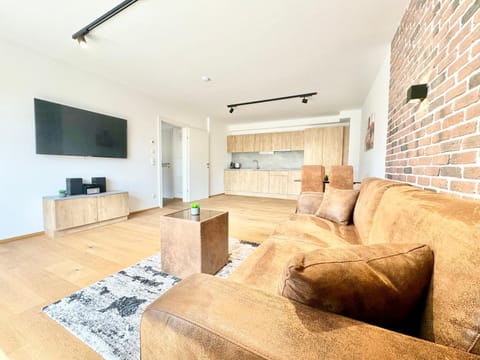 Communal lounge/ TV room, TV and multimedia, Kitchen or kitchenette, Living room, Seating area
