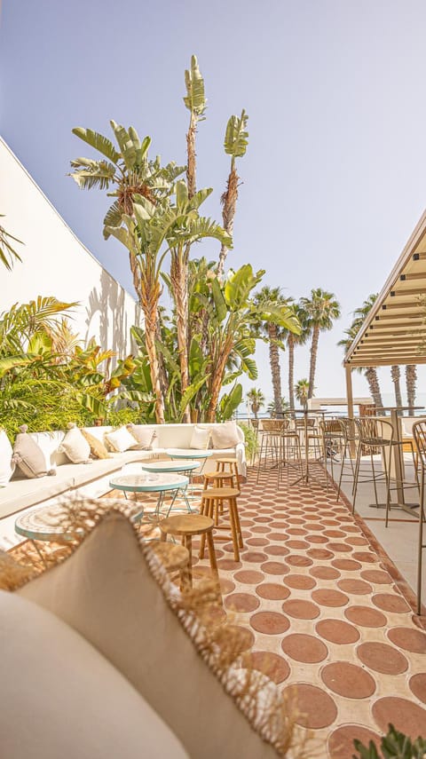 Property building, Off site, View (from property/room), Balcony/Terrace, Lounge or bar, Sea view