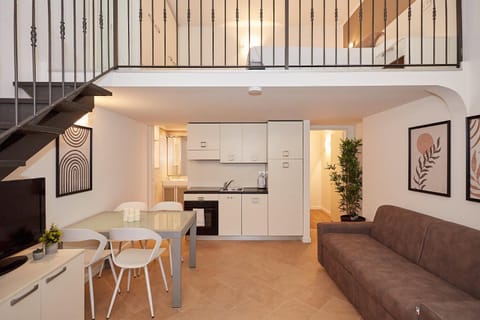 Kitchen or kitchenette, Living room, Seating area, Dining area, stove