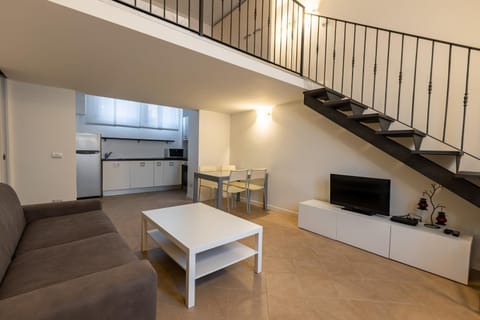 TV and multimedia, Kitchen or kitchenette, Seating area, Dining area