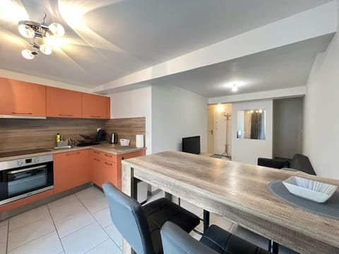 Appart du Bourg 2 chambres Olivet Centre Apartment in Orléans