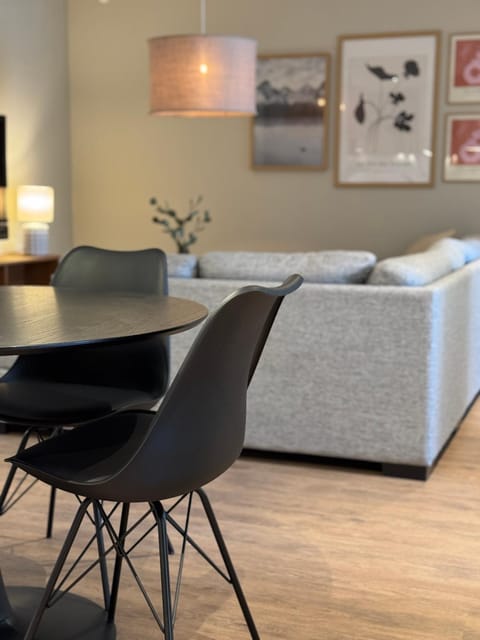 Living room, Photo of the whole room, Dining area