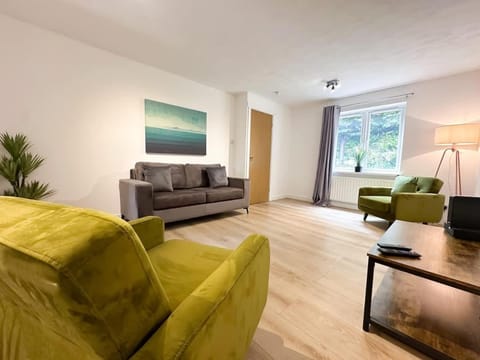 Anchorage Place by Blue Skies Stays House in England