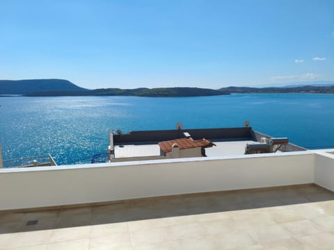 View (from property/room), Balcony/Terrace, Sea view