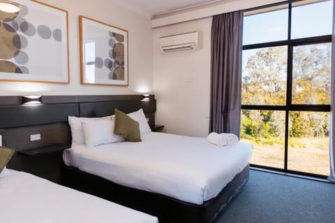 Bed, Bedroom, air conditioner