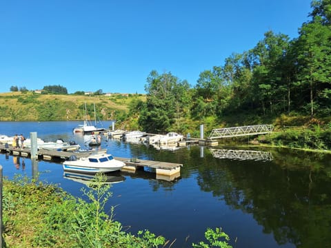 Nearby landmark, Natural landscape, Activities, Lake view, River view