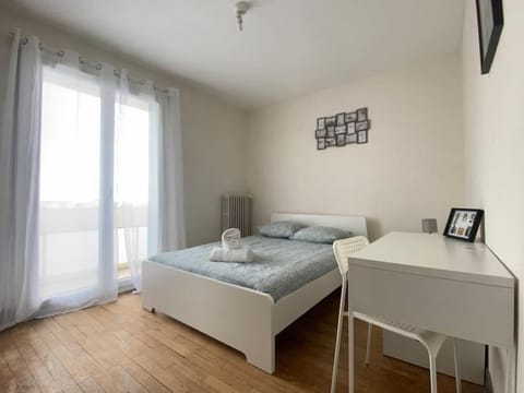 Joli T4 avec balcon, place de parking - Oradou Apartment in Clermont-Ferrand