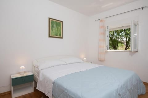 Whole estate just for you, 20m from sandy beach House in Šibenik-Knin County, Croatia