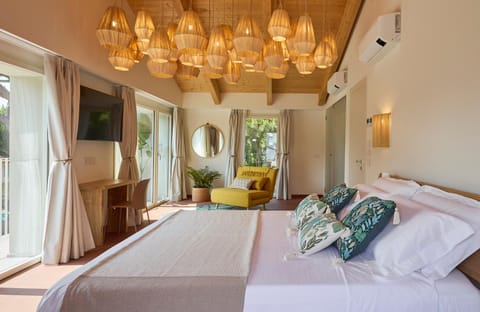 Bed, TV and multimedia, Photo of the whole room, Seating area