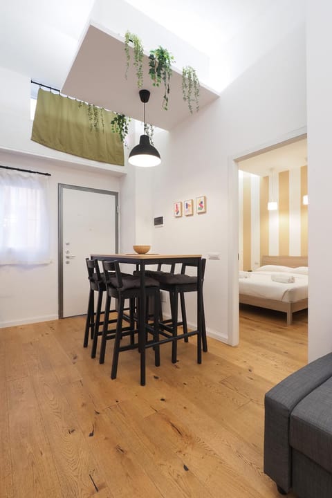 Living room, Photo of the whole room, Seating area, Dining area, Bedroom