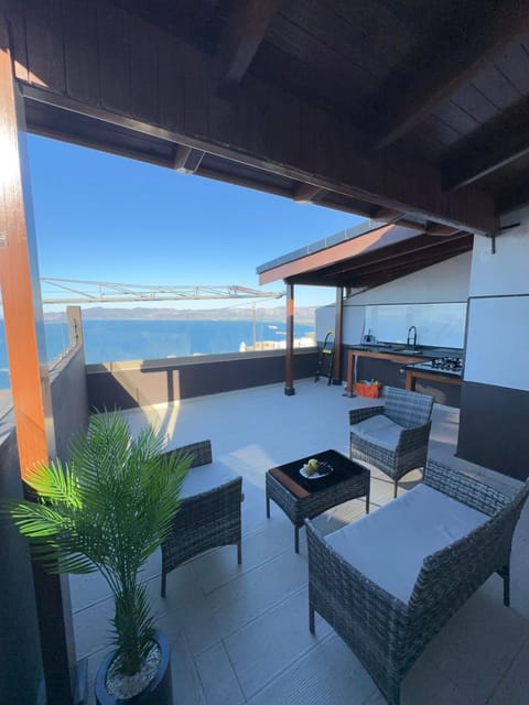 View (from property/room), Balcony/Terrace, Seating area, kitchen