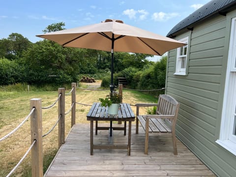 Patio, Day, Natural landscape, Dining area