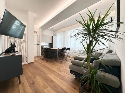 Golden Luxe - Modern Apartment next the beach Apartment in Viareggio