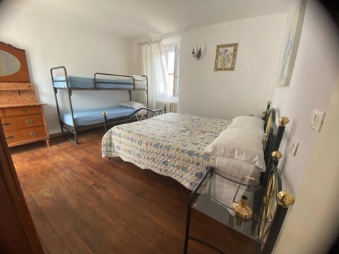 Bed, Bedroom, bunk bed