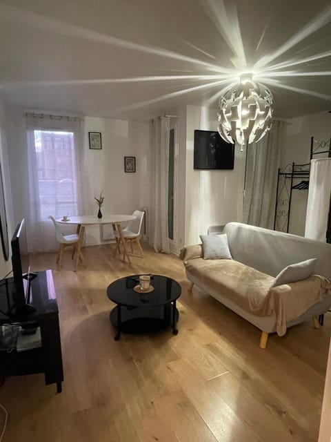 Jolie chambre proche de paris et sa périphérie Vacation rental in Aubervilliers