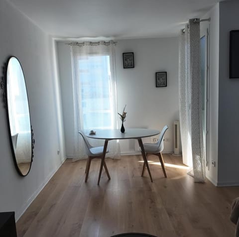 Jolie chambre proche de paris et sa périphérie Vacation rental in Aubervilliers