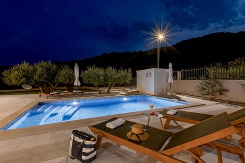 Natural landscape, Swimming pool