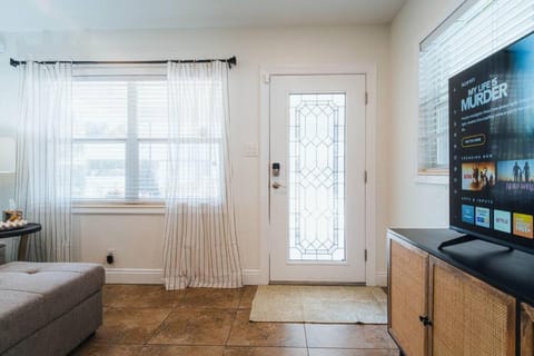 Comfy house walk to Stadium House in Tampa