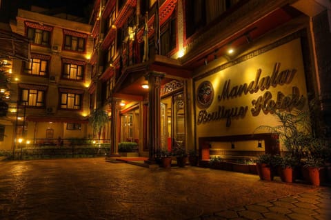Facade/entrance