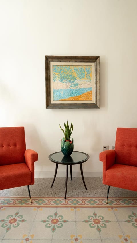 Living room, Decorative detail, Seating area