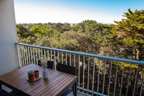 Patio, Natural landscape, View (from property/room), Balcony/Terrace, Dining area