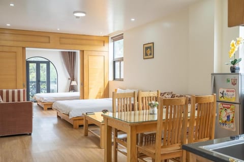 Kitchen or kitchenette, Living room, Photo of the whole room, Seating area, Dining area