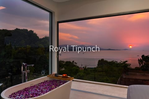 Natural landscape, Photo of the whole room, Bedroom, Text overlay, Sea view, Sunset