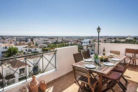 Patio, Day, View (from property/room), Balcony/Terrace, Dining area, City view