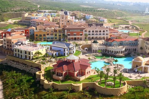 Garden, Golfcourse, View (from property/room), Swimming pool