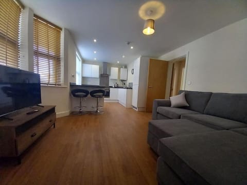 Comfortable and spacious 2 bedrooms Free parking Apartment in Nottingham