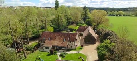 Gîte du Moulin au bord de l eau House in Dreux