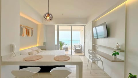 Photo of the whole room, Dining area