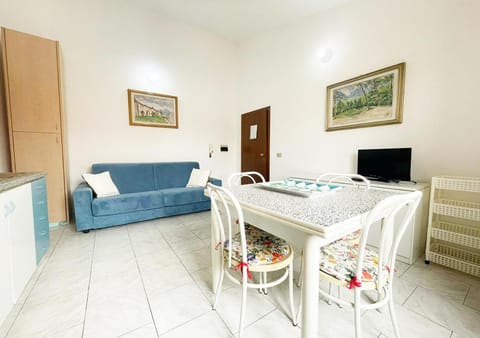 TV and multimedia, Living room, Dining area