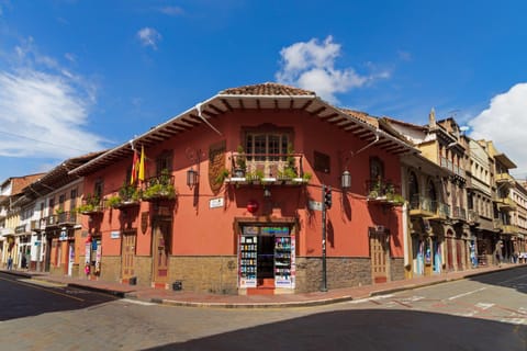 Property building, Day, Neighbourhood, City view, Street view, Location